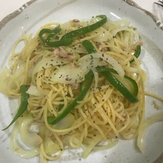 新玉ねぎとピーマンのツナパスタ